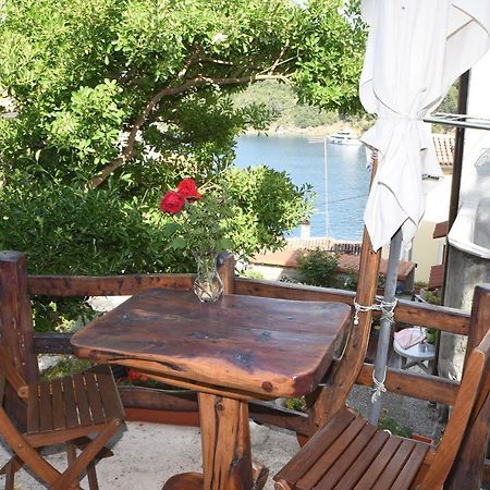Apartment Anamarija 瓦伦 外观 照片