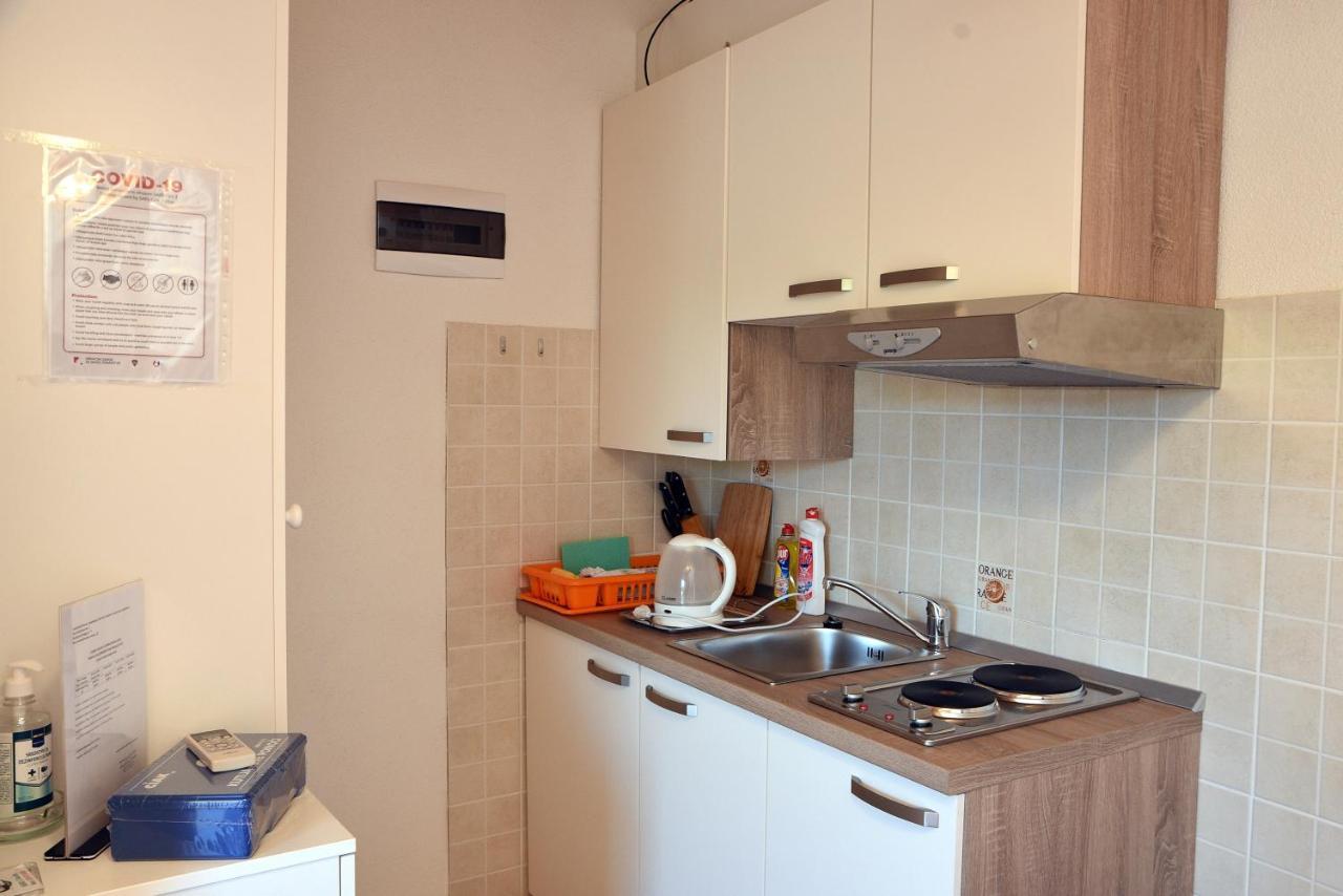 Apartment Anamarija 瓦伦 外观 照片