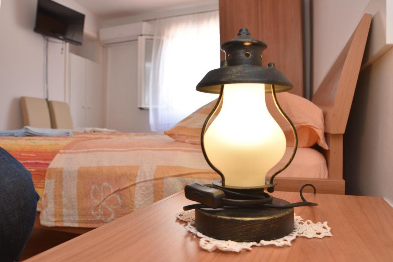 Apartment Anamarija 瓦伦 外观 照片
